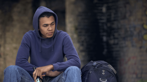 Why-Knowing-the-Signs-of-Alcohol-Addiction-Is-Important male sitting down